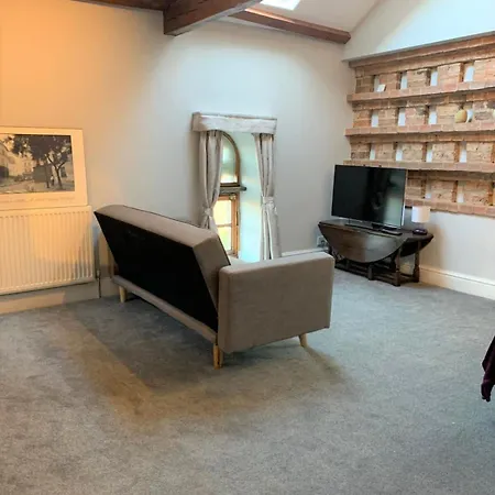 3b The Carriage House 6m Village Location *