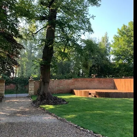 Apartment 3b The Carriage House 6m Village Location