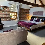 3b The Carriage House 6m Village Location Lejlighed York