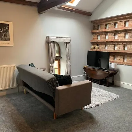 3b The Carriage House 6m Village Location * 约克