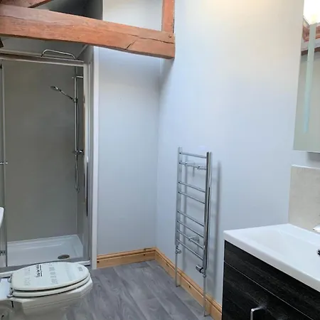 3b The Carriage House 6m Village Location * 约克
